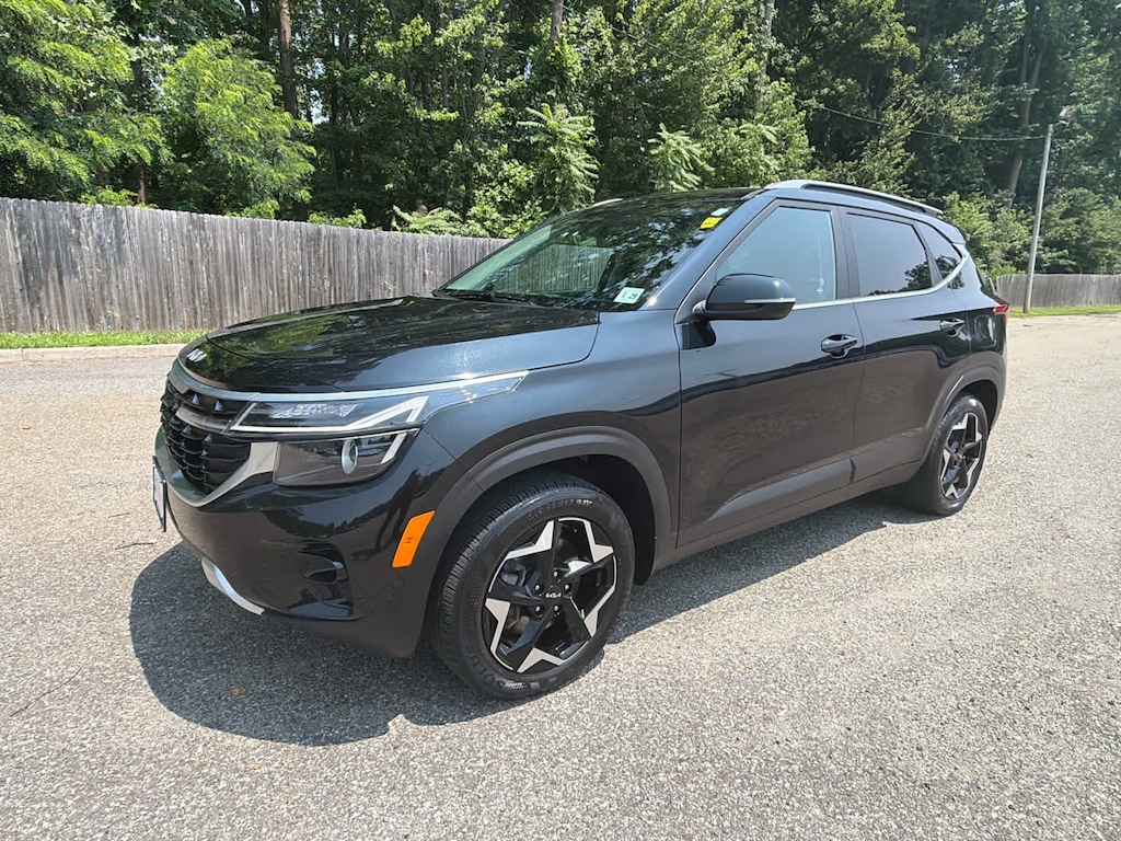 Used 2024 Kia Seltos EX SUV