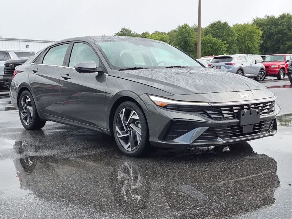 Used 2024 Hyundai Elantra Limited Sedan