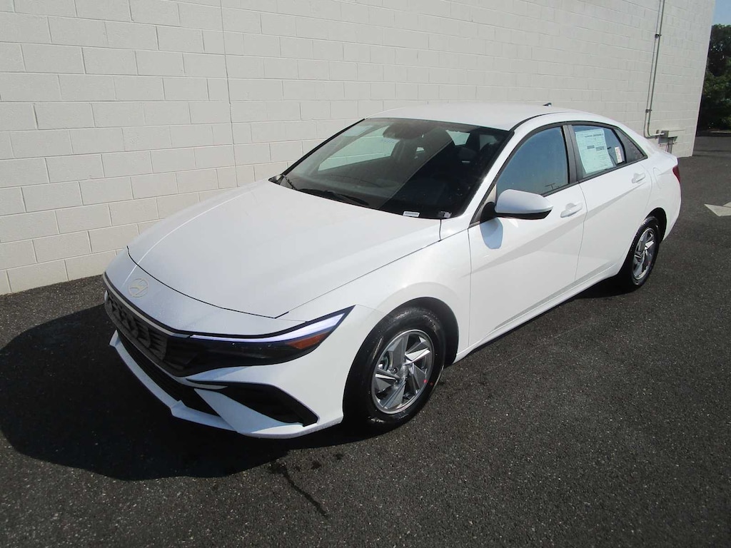 New 2026 Hyundai Elantra SE SULEV SDN IVT Sedan