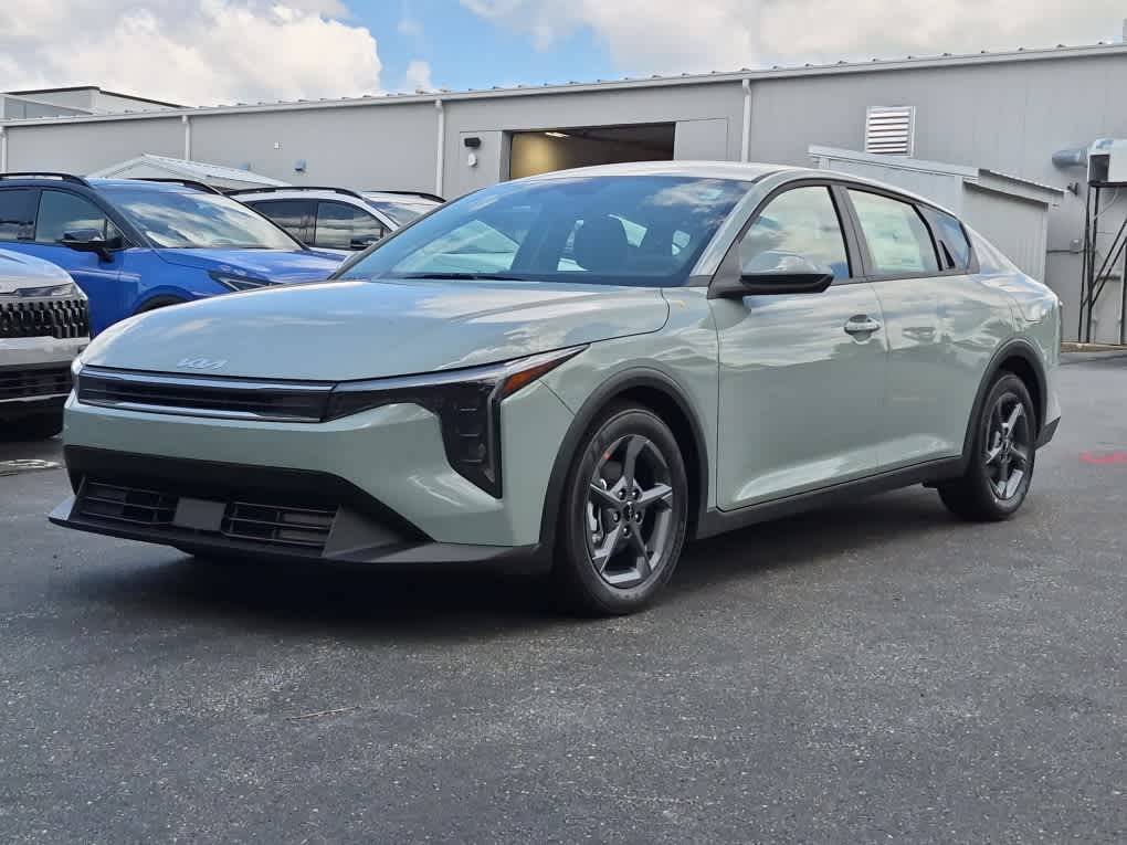 2026 Kia K4 LXS
