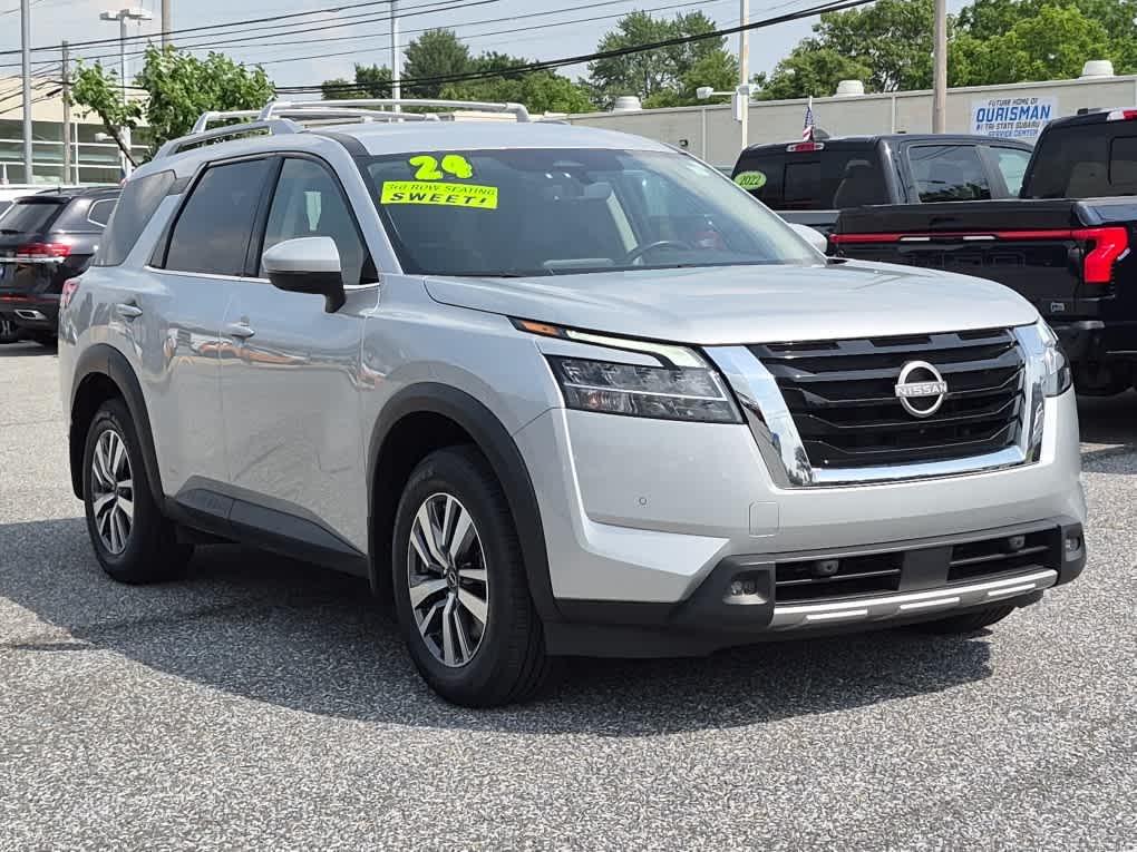 Used 2024 Nissan Pathfinder SL SUV