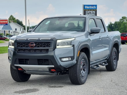 2025 Nissan Frontier PRO-4X Crew Cab 4x4 Truck Crew Cab