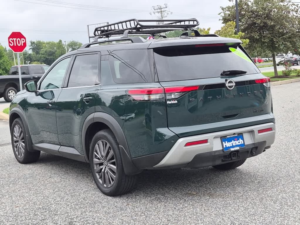 Used 2024 Nissan Pathfinder SL SUV