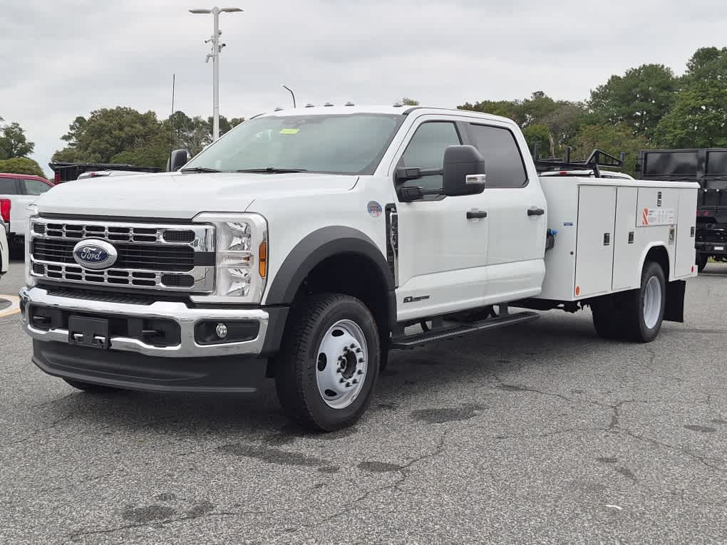 2025 Ford F-450 Super Duty Chassis Cab