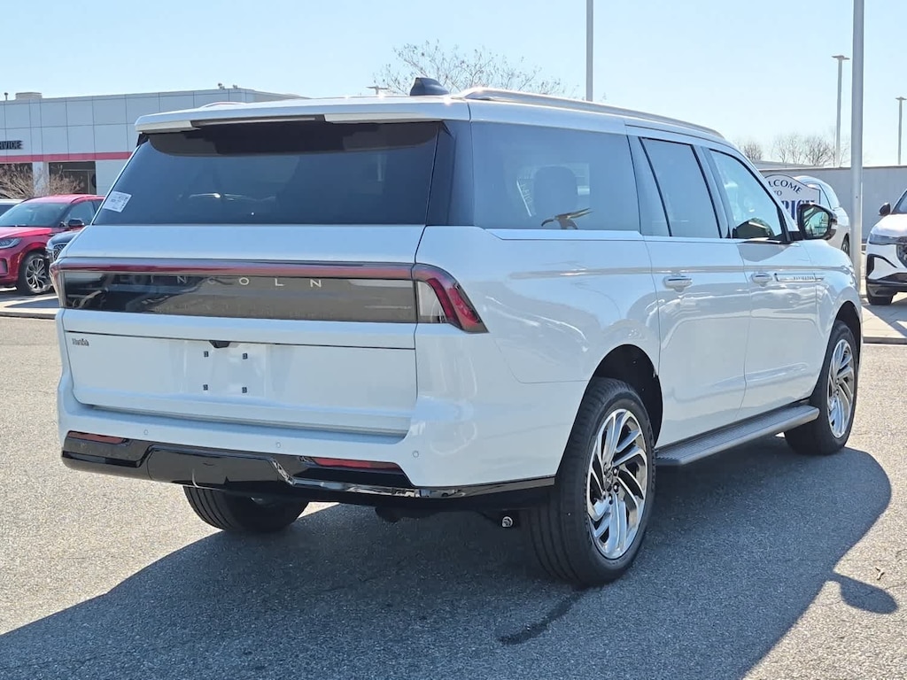 New 2026 Lincoln Navigator L Premiere 4x4
