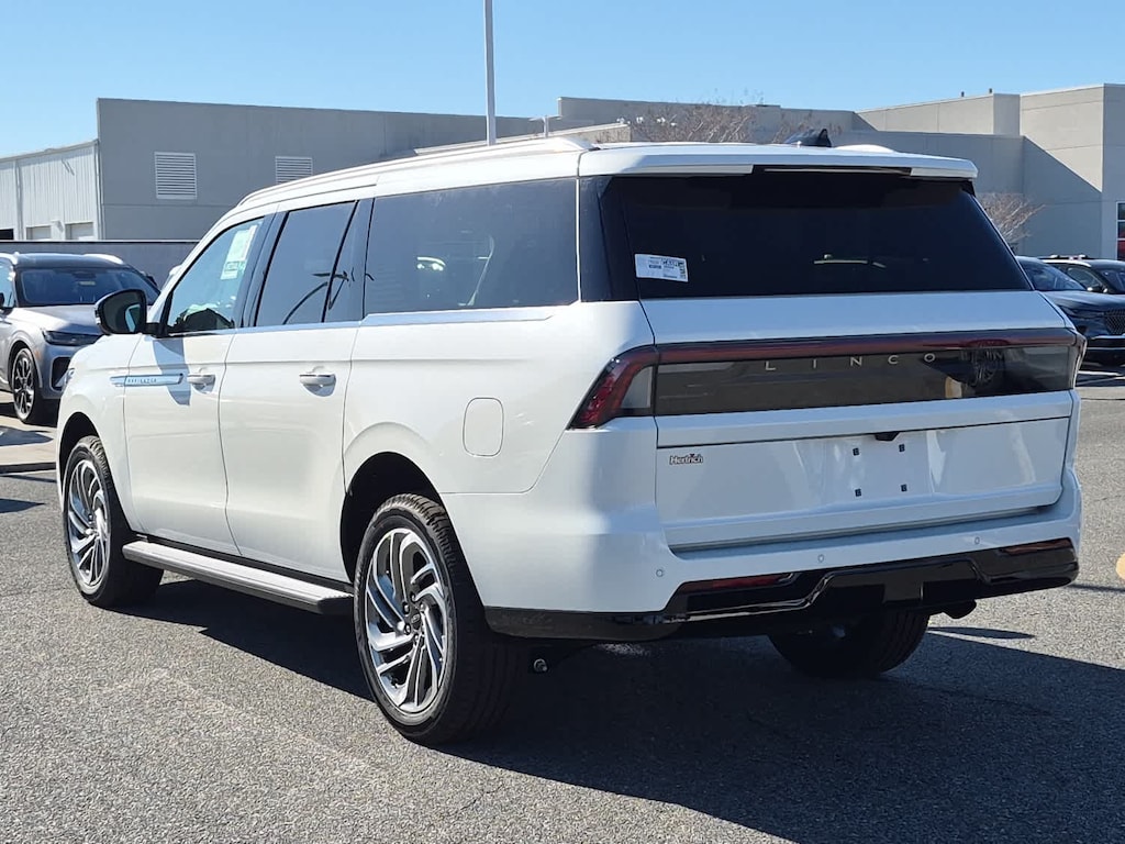 New 2026 Lincoln Navigator L Premiere 4x4