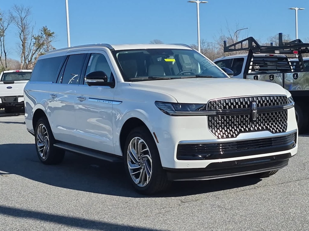 New 2026 Lincoln Navigator L Premiere 4x4