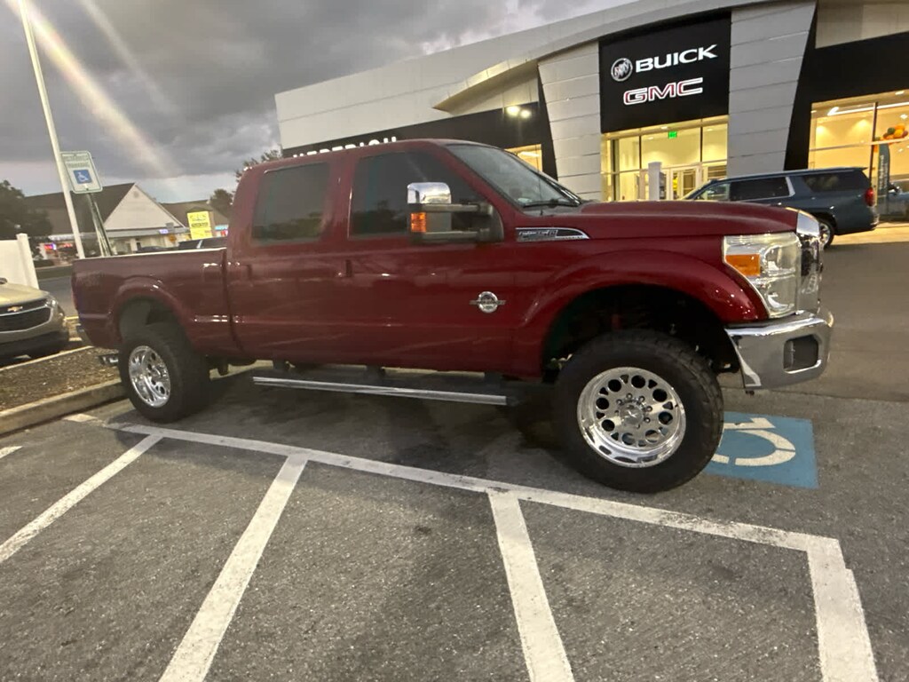 Used 2014 Ford Super Duty F-250 Pickup Lariat 4WD Crew Cab 156 4WD Crew Cab 156