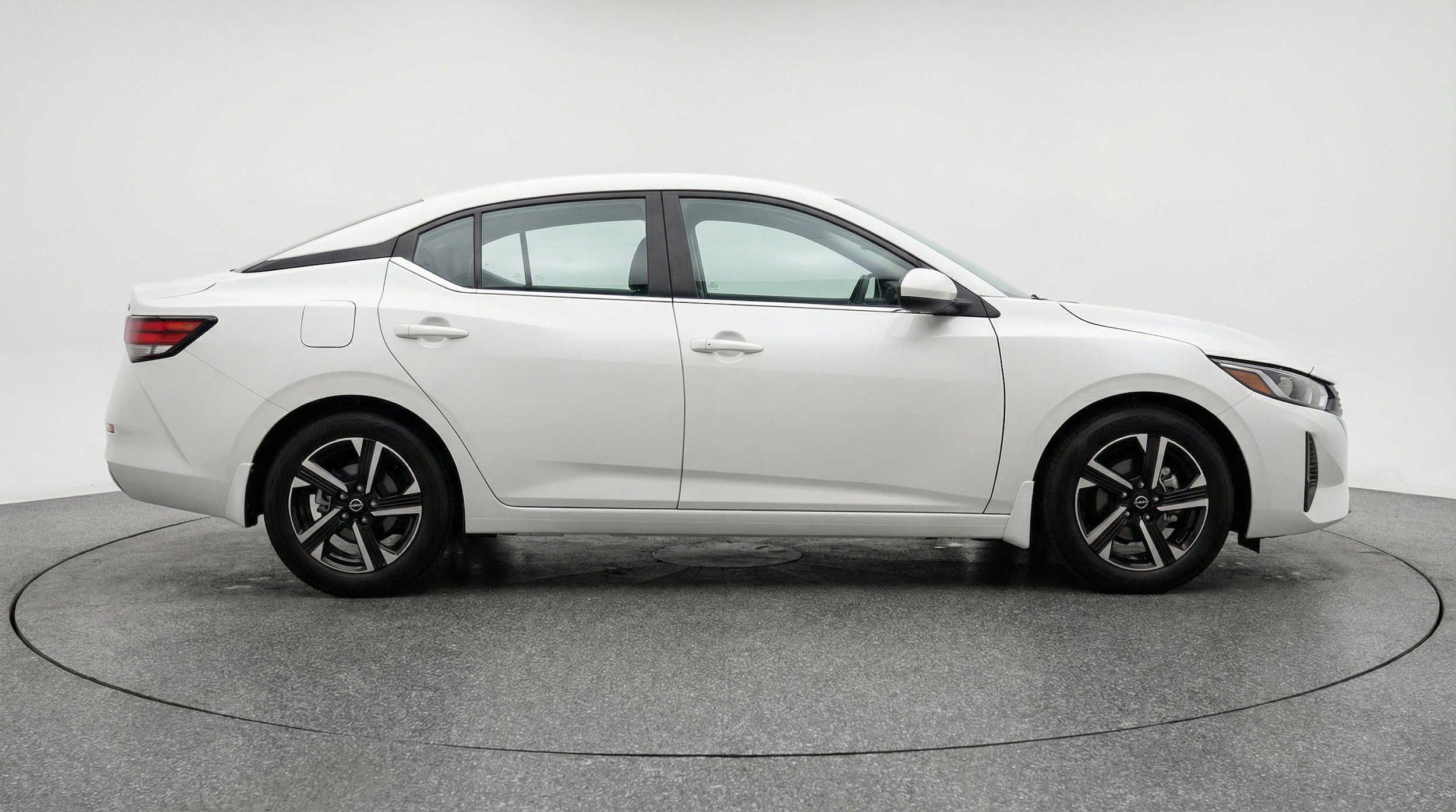 Thumbnail: 2025 Nissan Sentra - 10