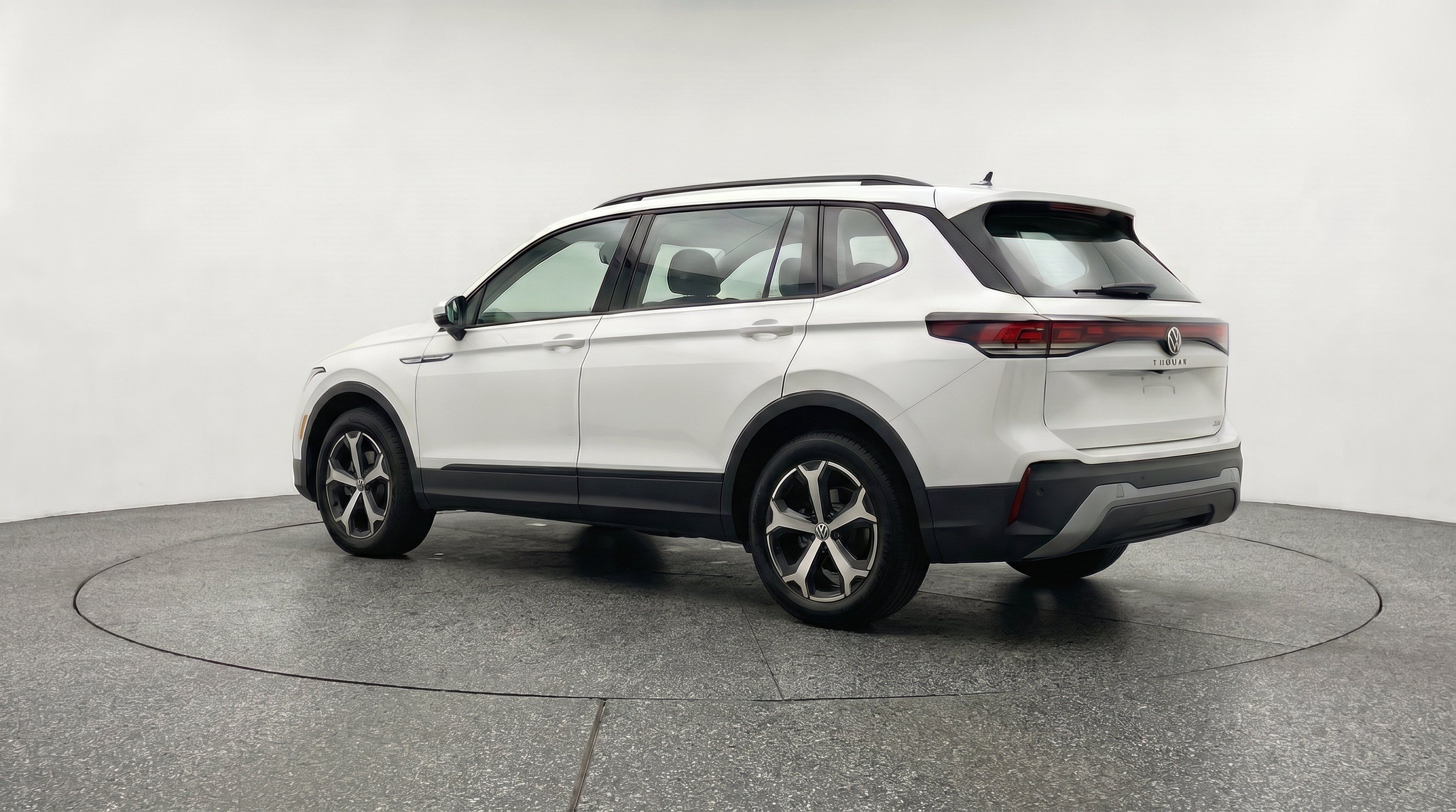 Thumbnail: 2026 Volkswagen Tiguan - 6