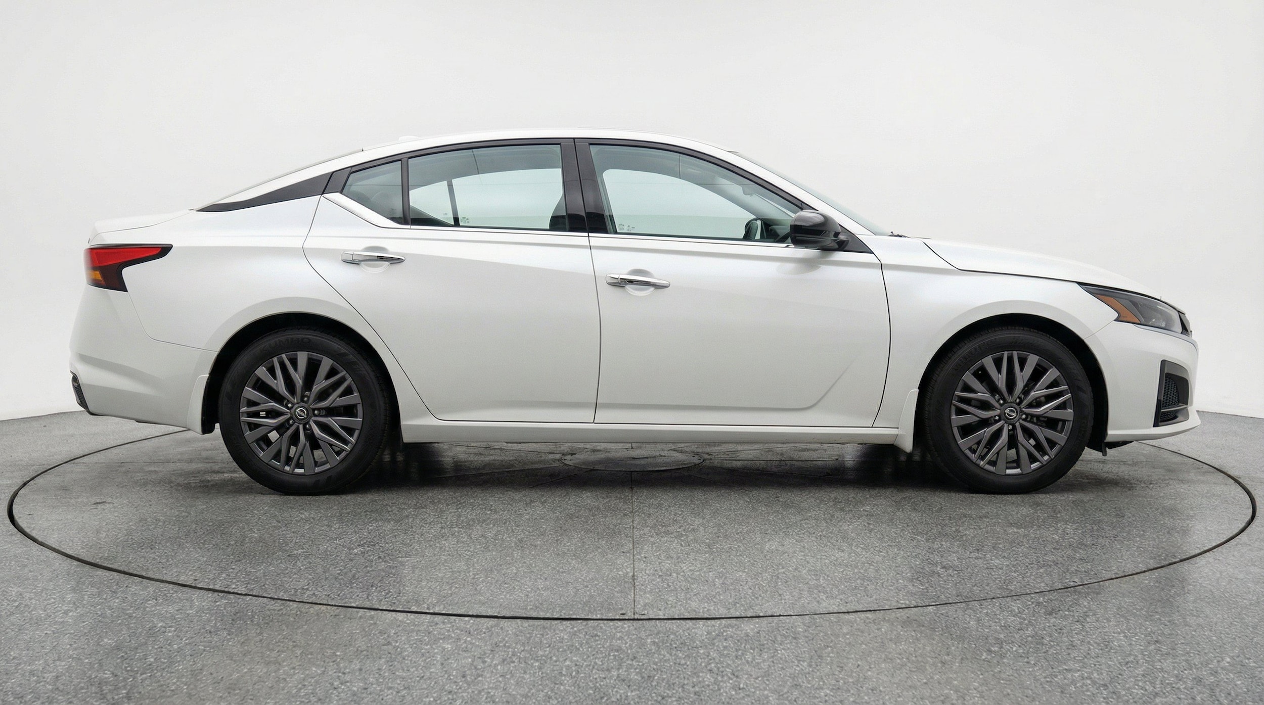 Thumbnail: 2025 Nissan Altima - 10