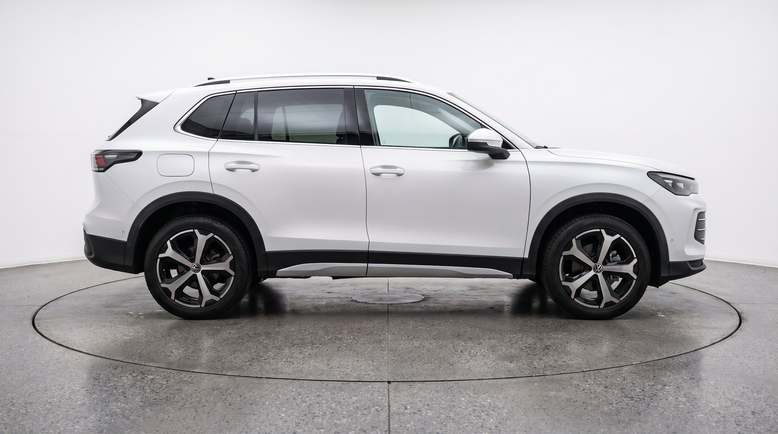 Thumbnail: 2026 Volkswagen Tiguan - 10
