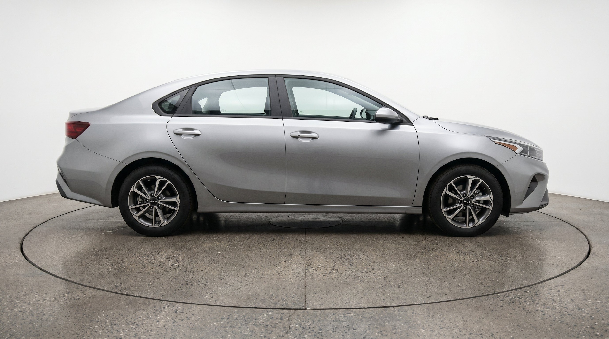 Thumbnail: 2024 Kia Forte - 10