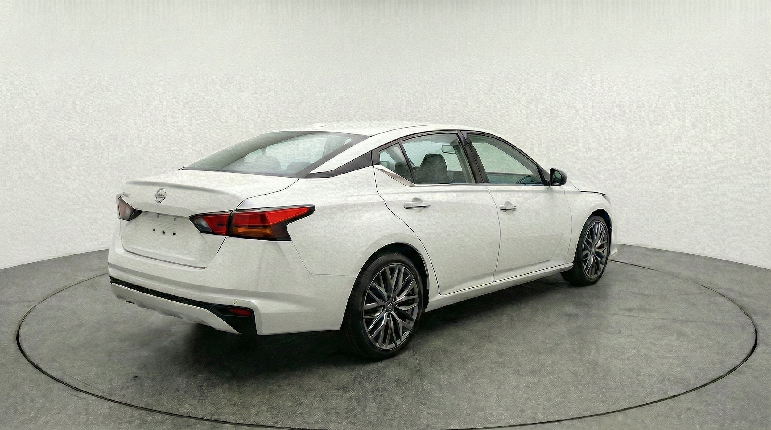 Thumbnail: 2025 Nissan Altima - 9