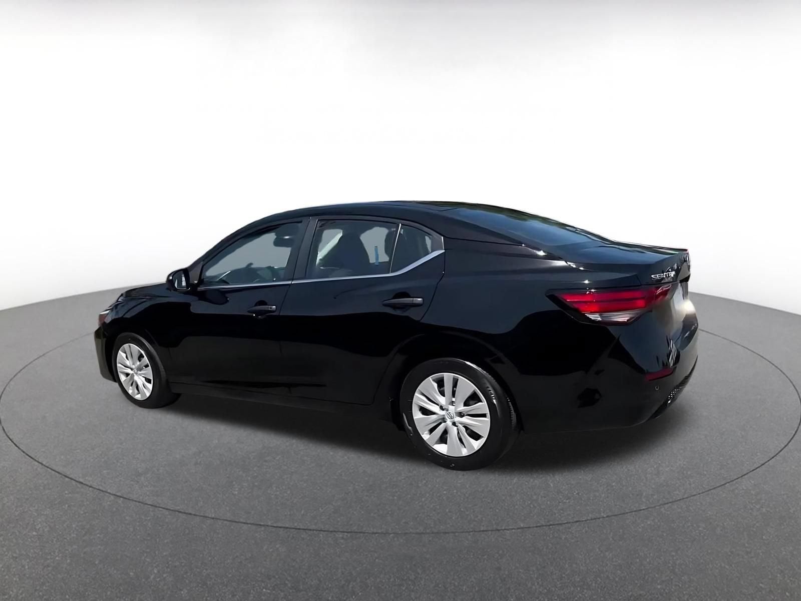 Thumbnail: 2025 Nissan Sentra - 9