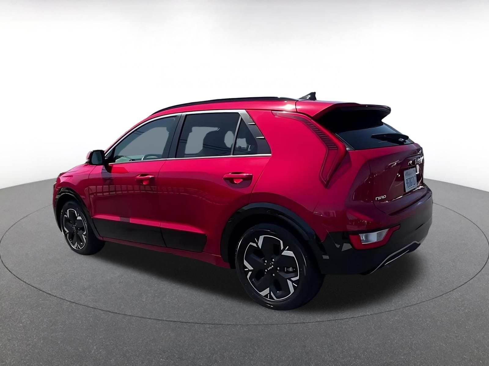 Thumbnail: 2023 Kia Niro - 9