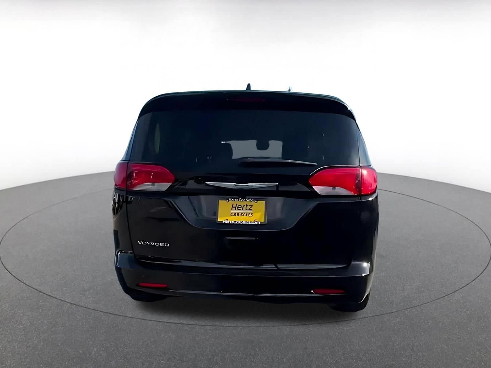 Thumbnail: 2024 Chrysler Voyager - 12
