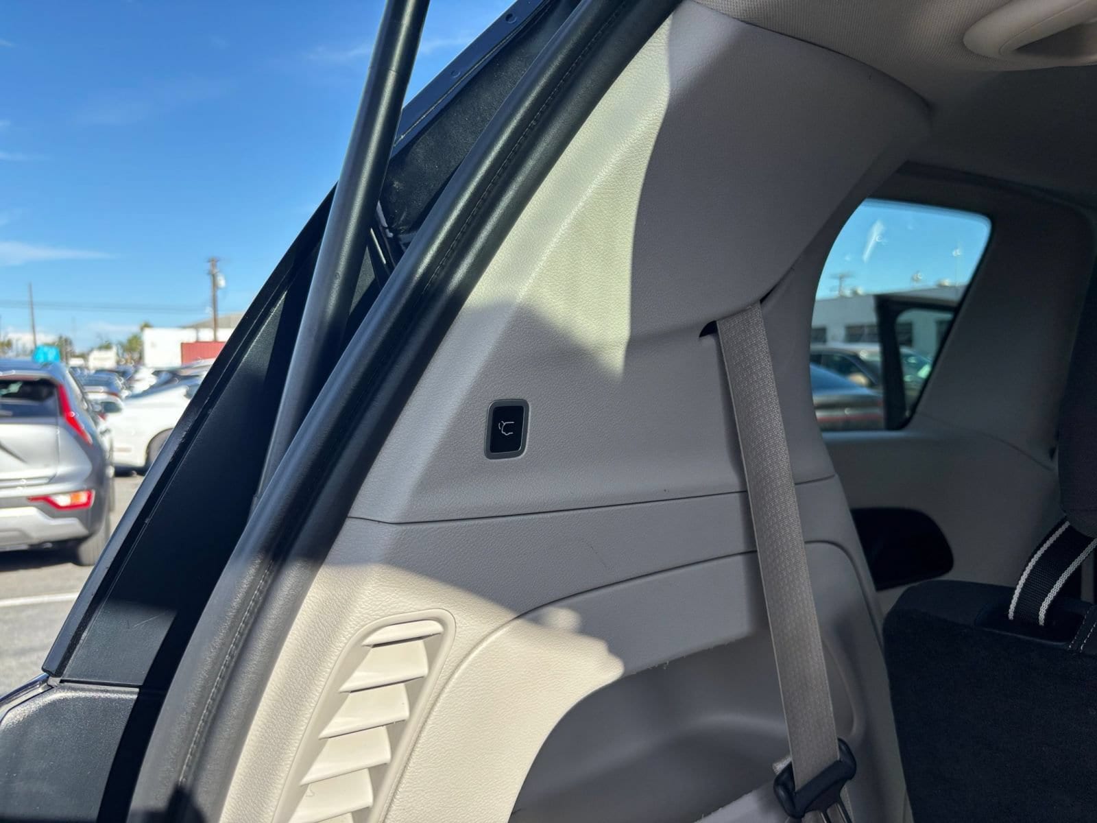Thumbnail: 2024 Chrysler Voyager - 22