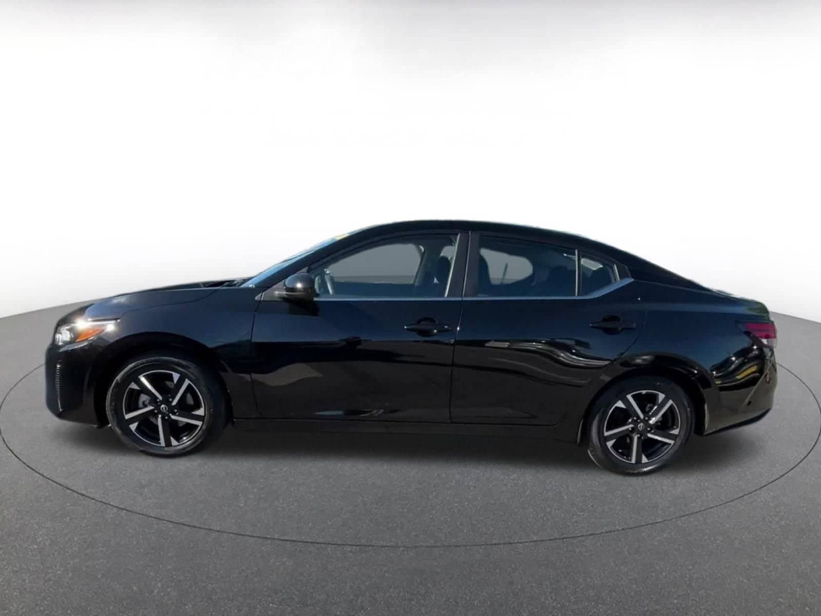Thumbnail: 2025 Nissan Sentra - 8