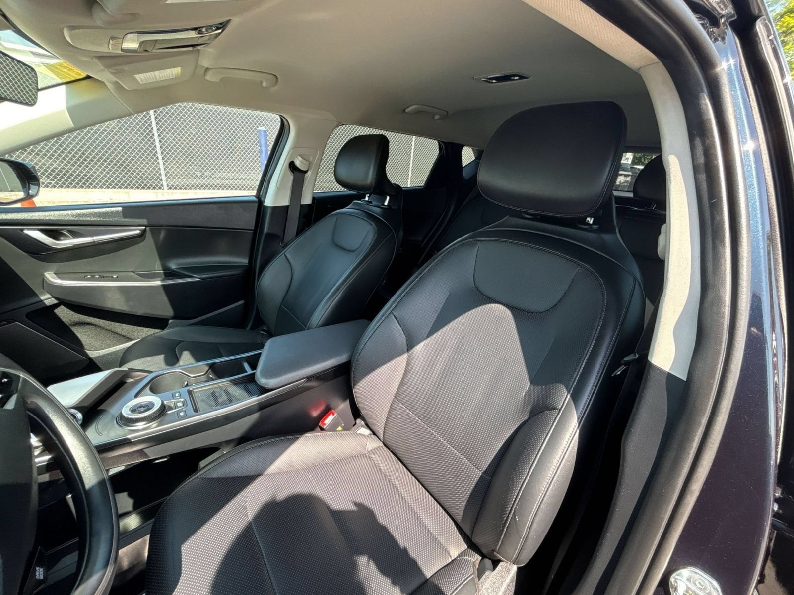 Thumbnail: 2023 Kia EV6 - 28