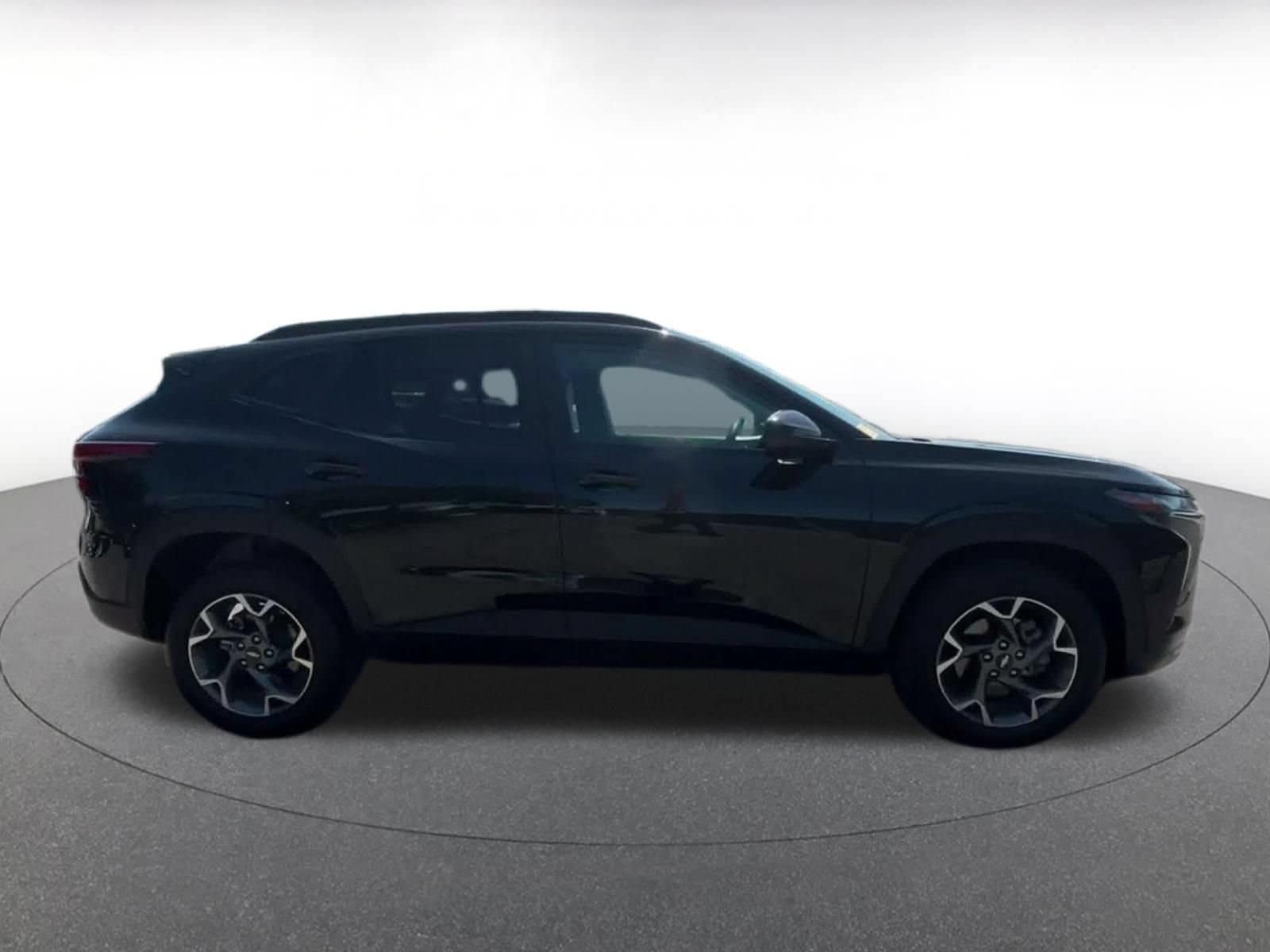 Thumbnail: 2025 Chevrolet Trax - 15