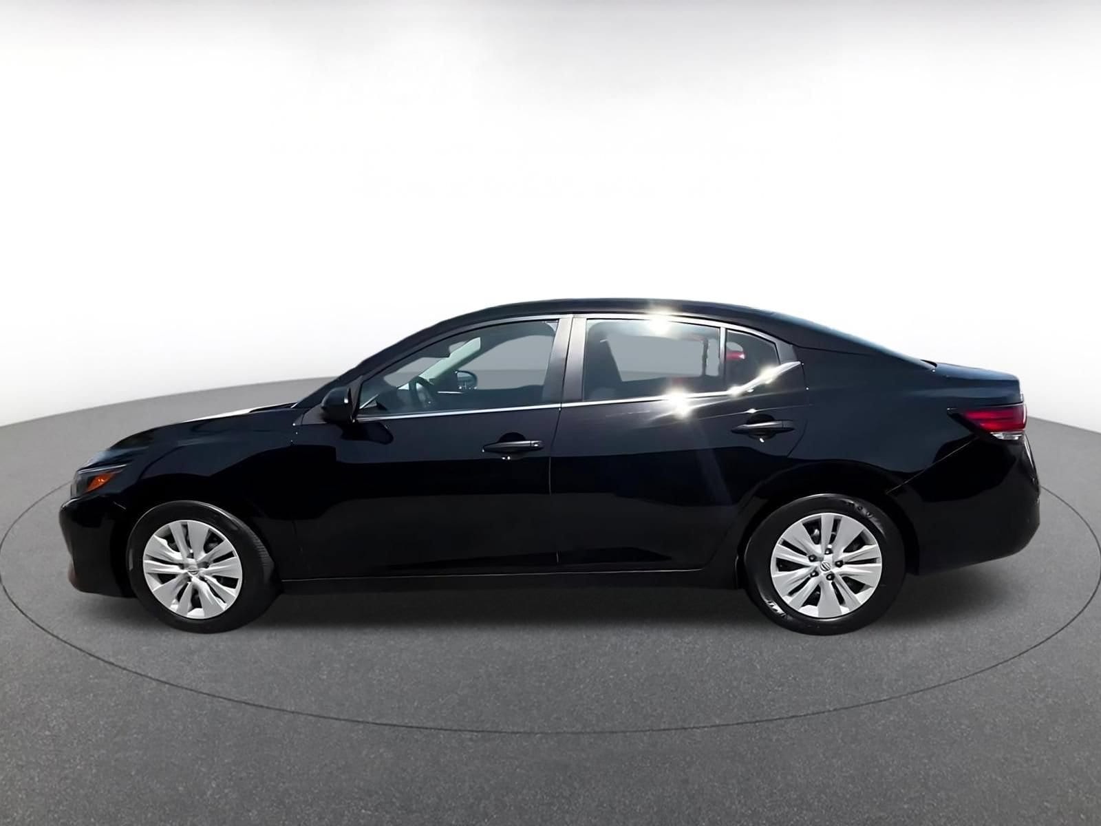 Thumbnail: 2025 Nissan Sentra - 8