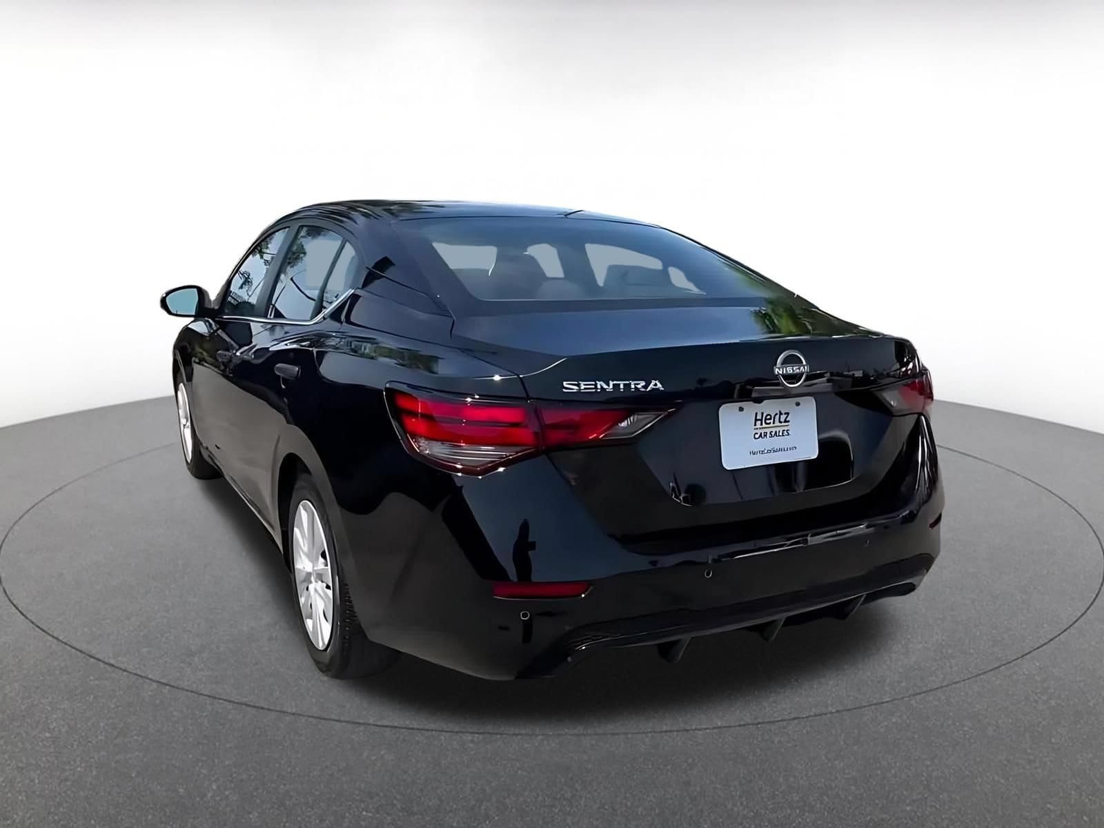 Thumbnail: 2025 Nissan Sentra - 10