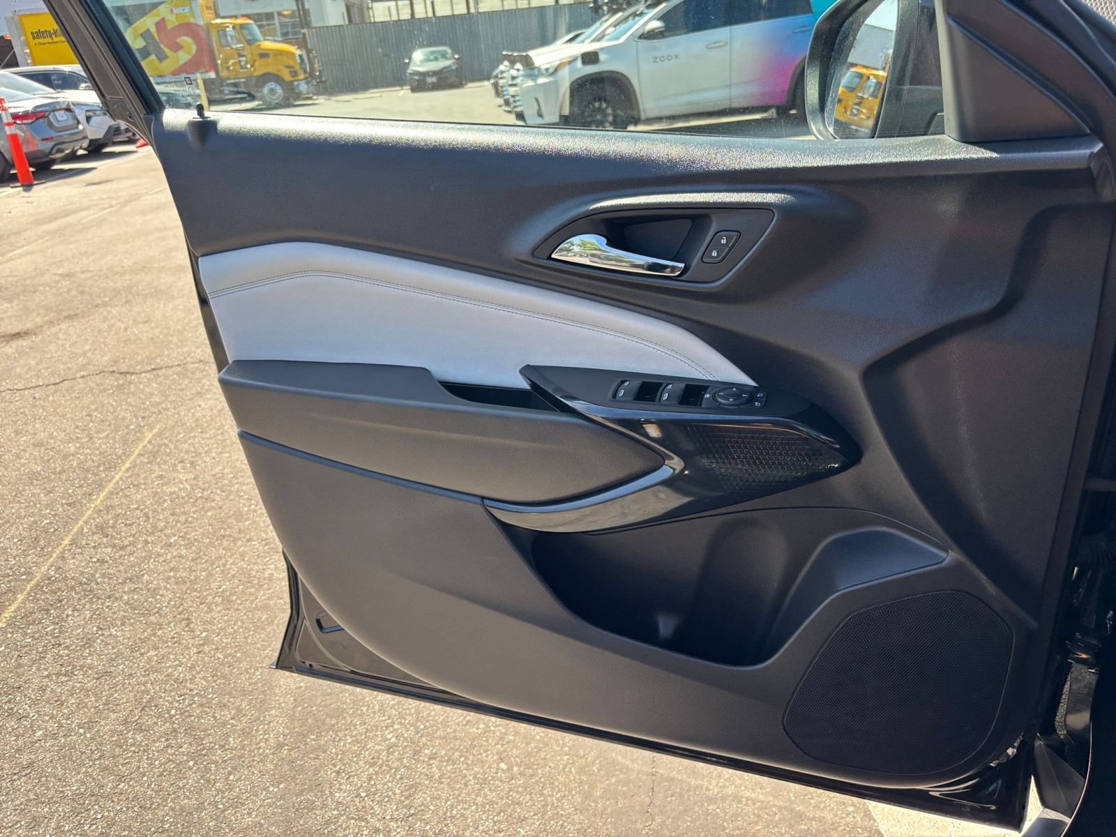 Thumbnail: 2025 Chevrolet Trax - 18