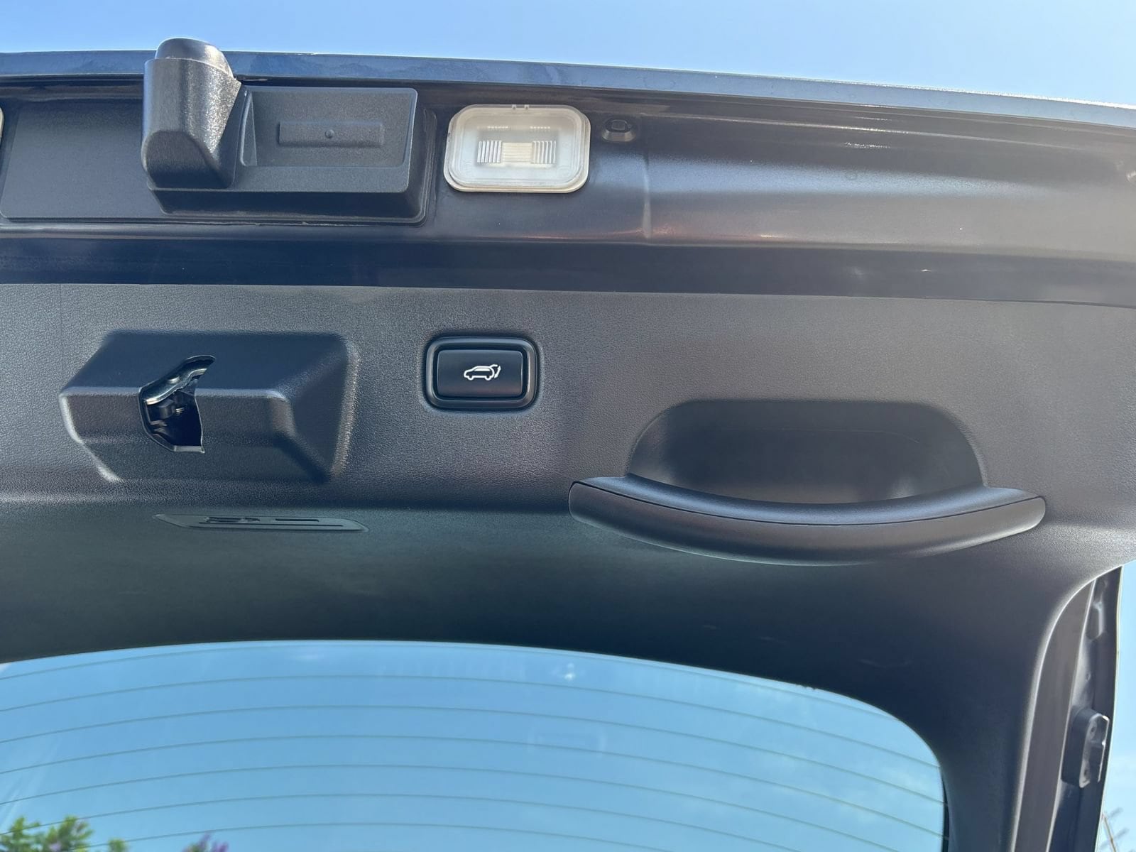 Thumbnail: 2023 Kia EV6 - 13
