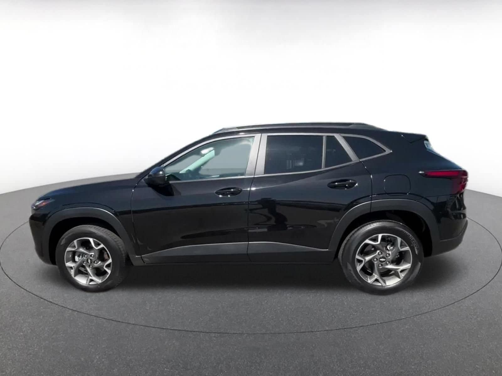 Thumbnail: 2025 Chevrolet Trax - 8