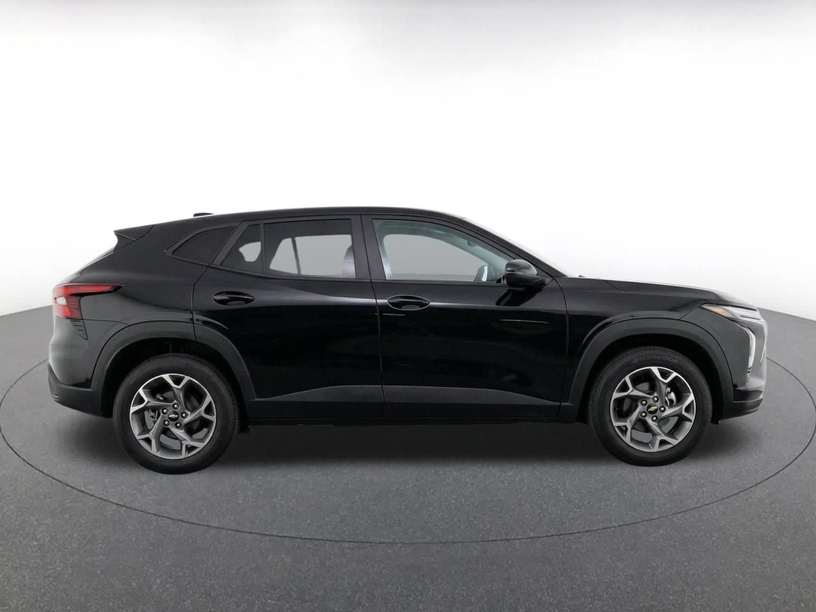Thumbnail: 2025 Chevrolet Trax - 9