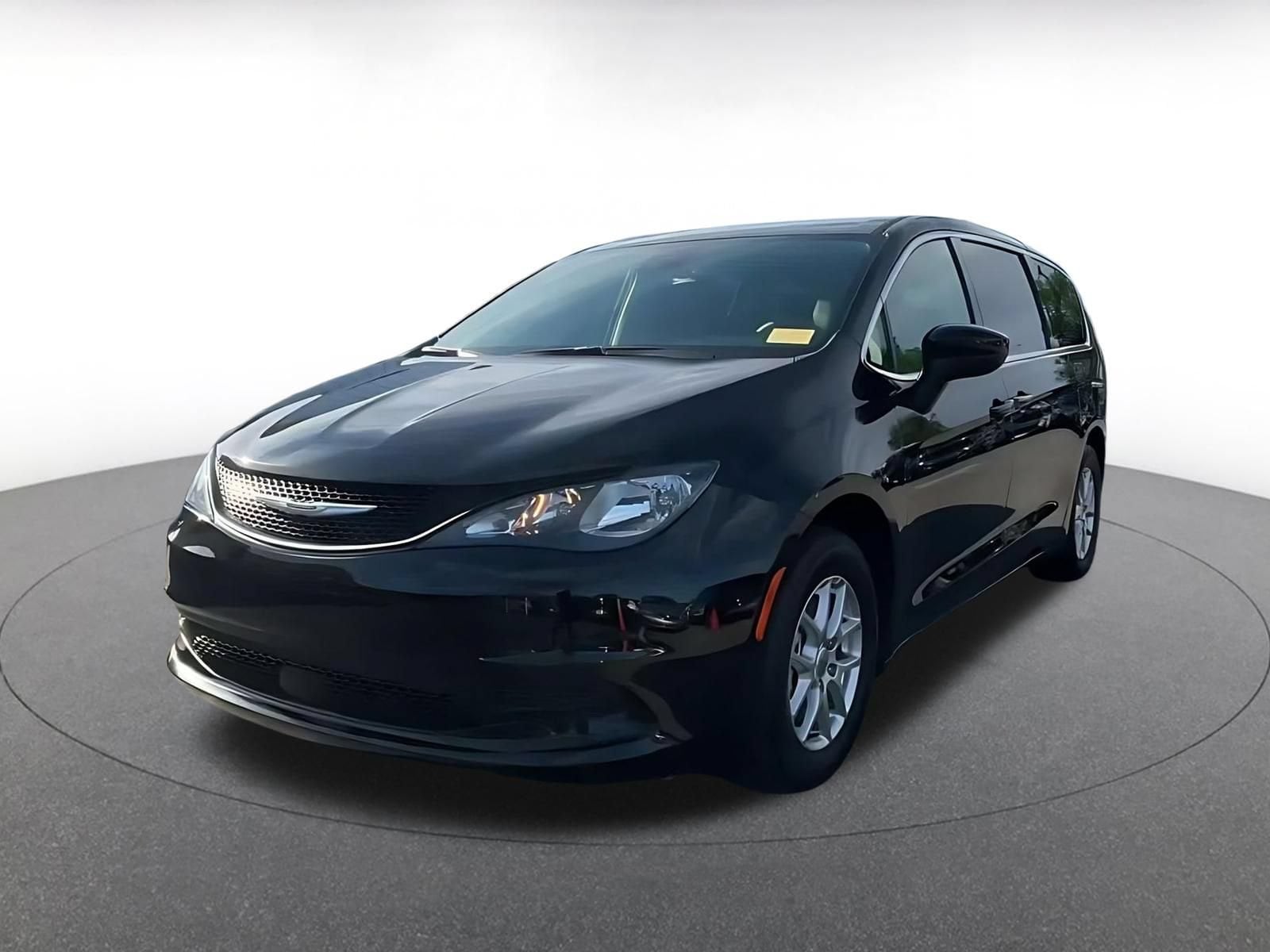 Thumbnail: 2024 Chrysler Voyager - 6
