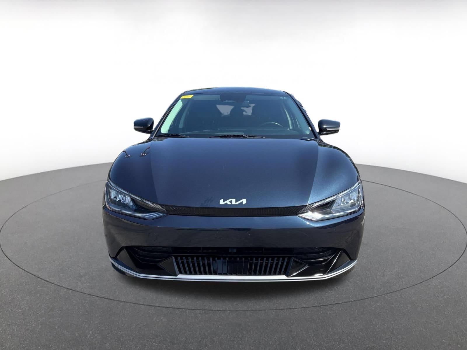 Thumbnail: 2023 Kia EV6 - 2