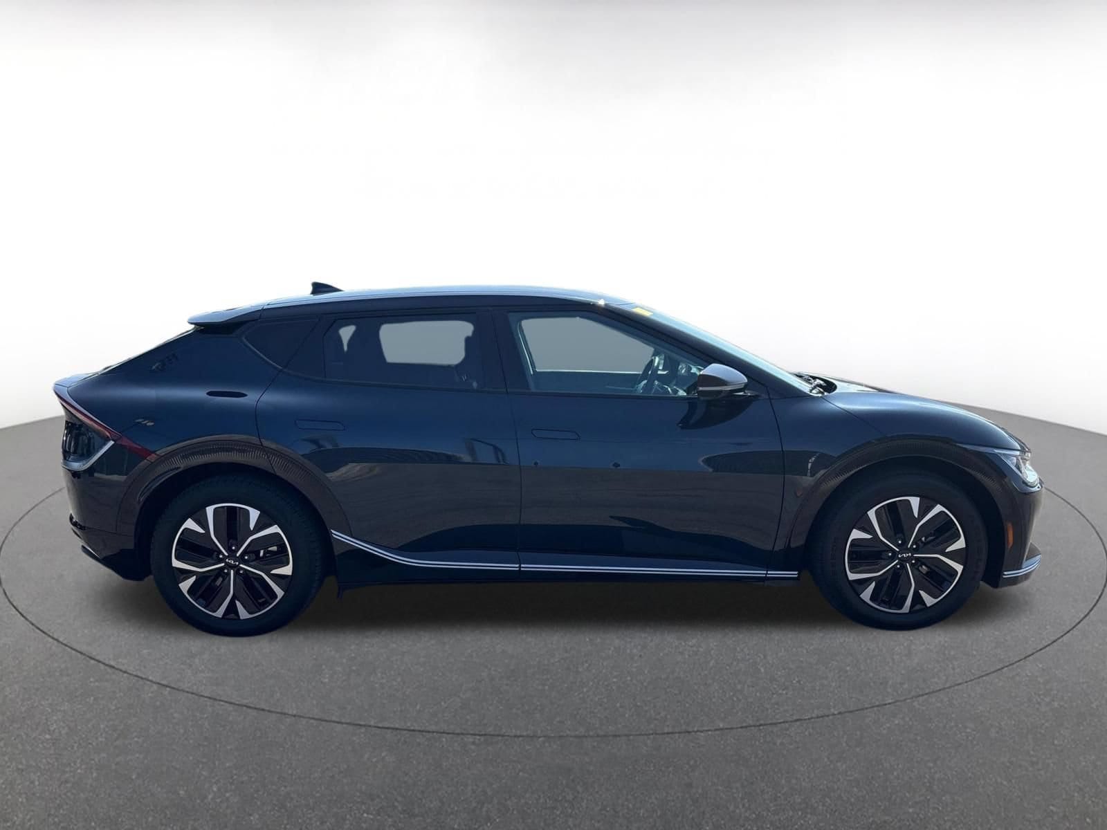 Thumbnail: 2023 Kia EV6 - 8
