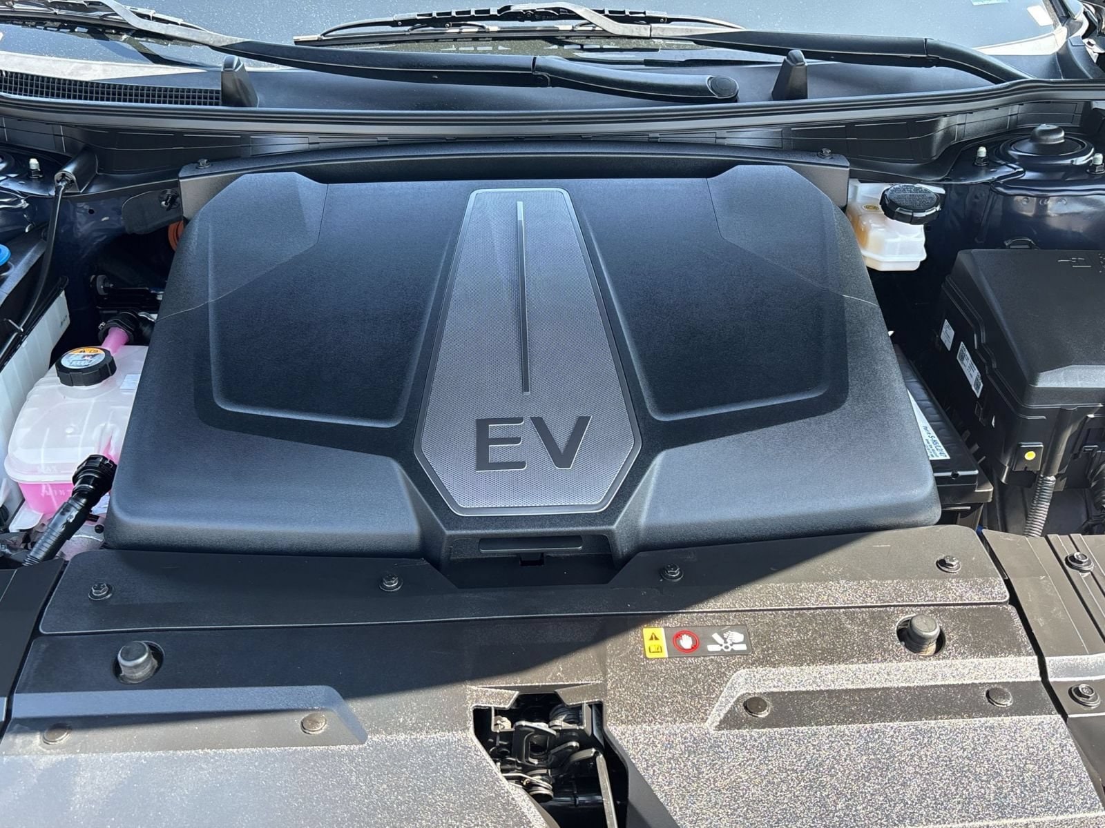 Thumbnail: 2023 Kia EV6 - 26