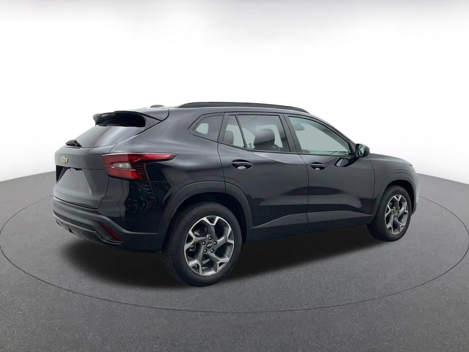 Thumbnail: 2025 Chevrolet Trax - 8