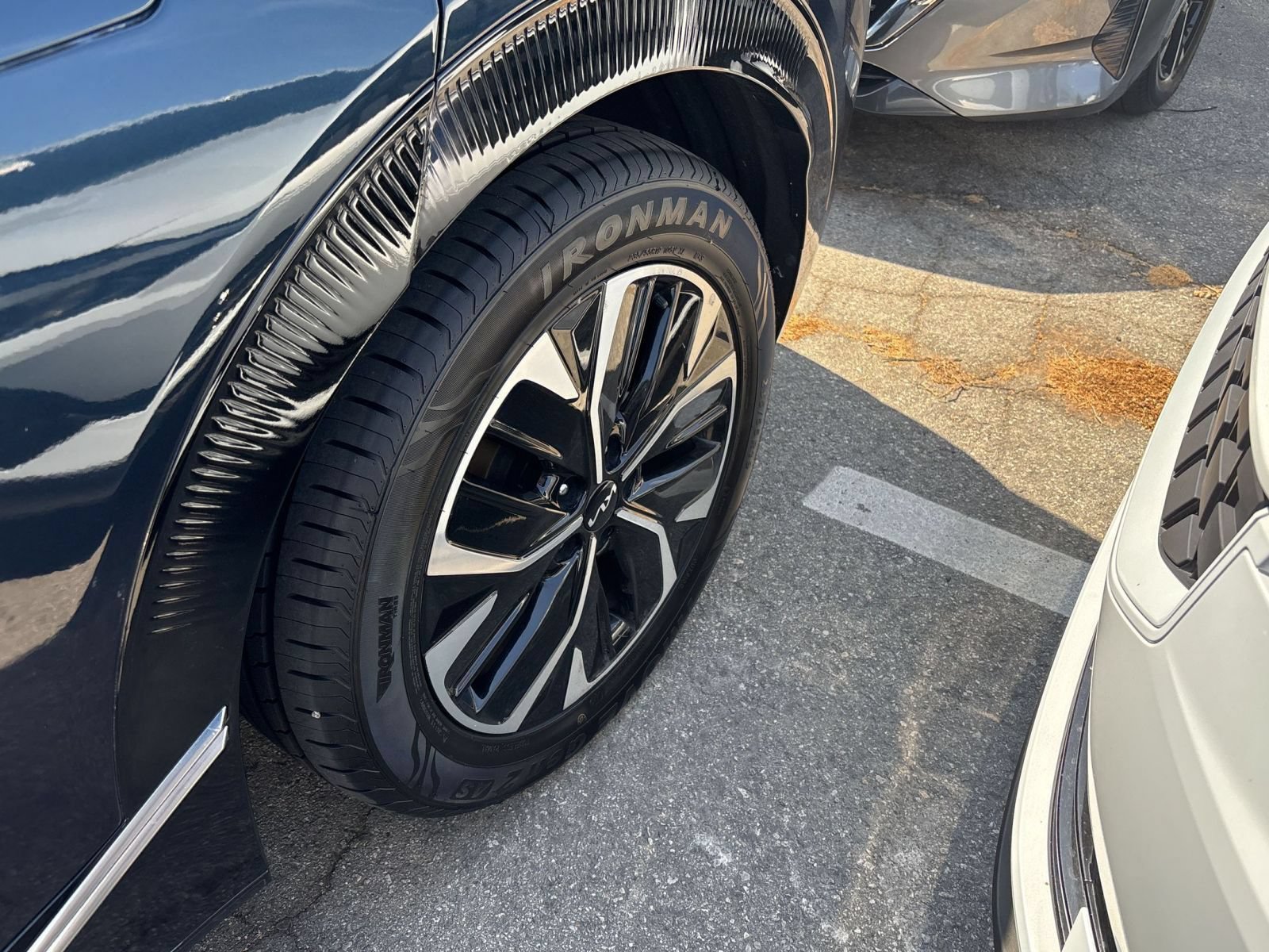 Thumbnail: 2023 Kia EV6 - 9