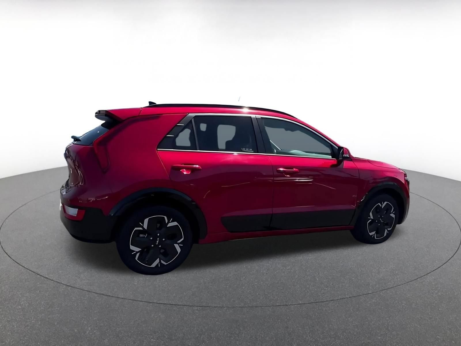 Thumbnail: 2023 Kia Niro - 13