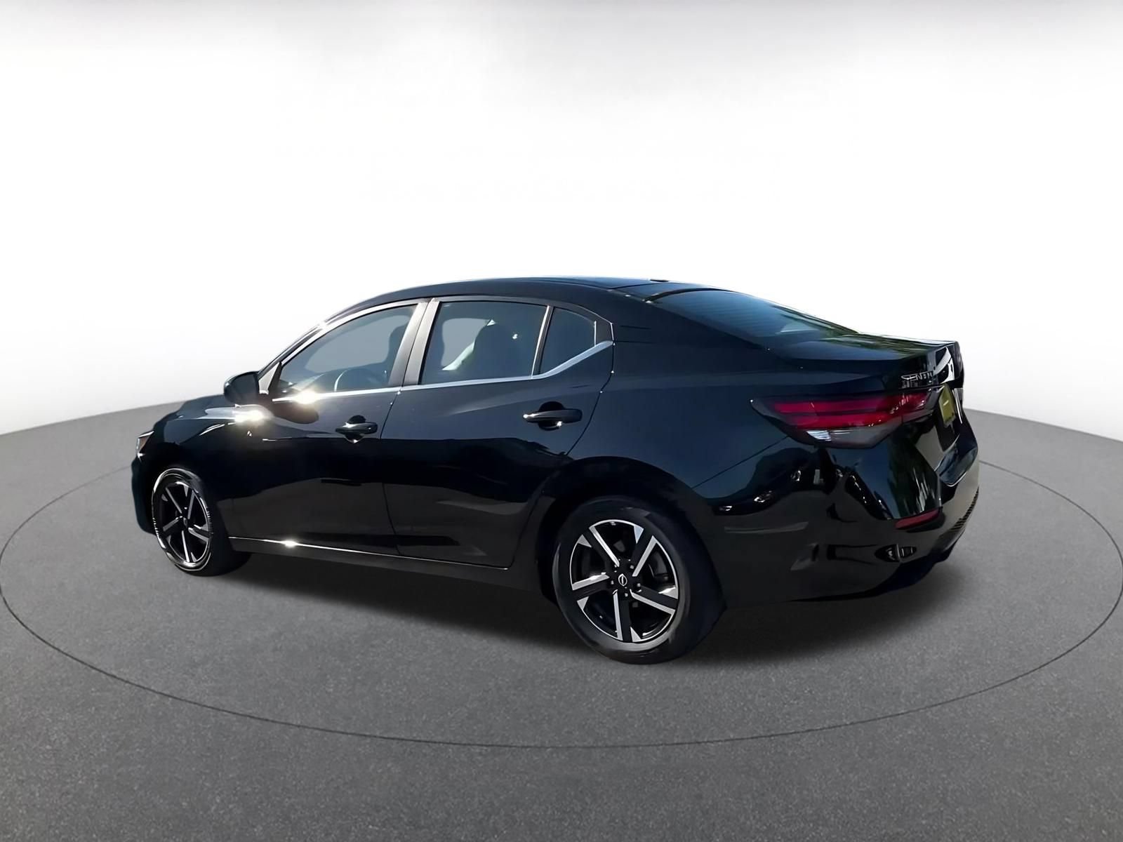 Thumbnail: 2025 Nissan Sentra - 9