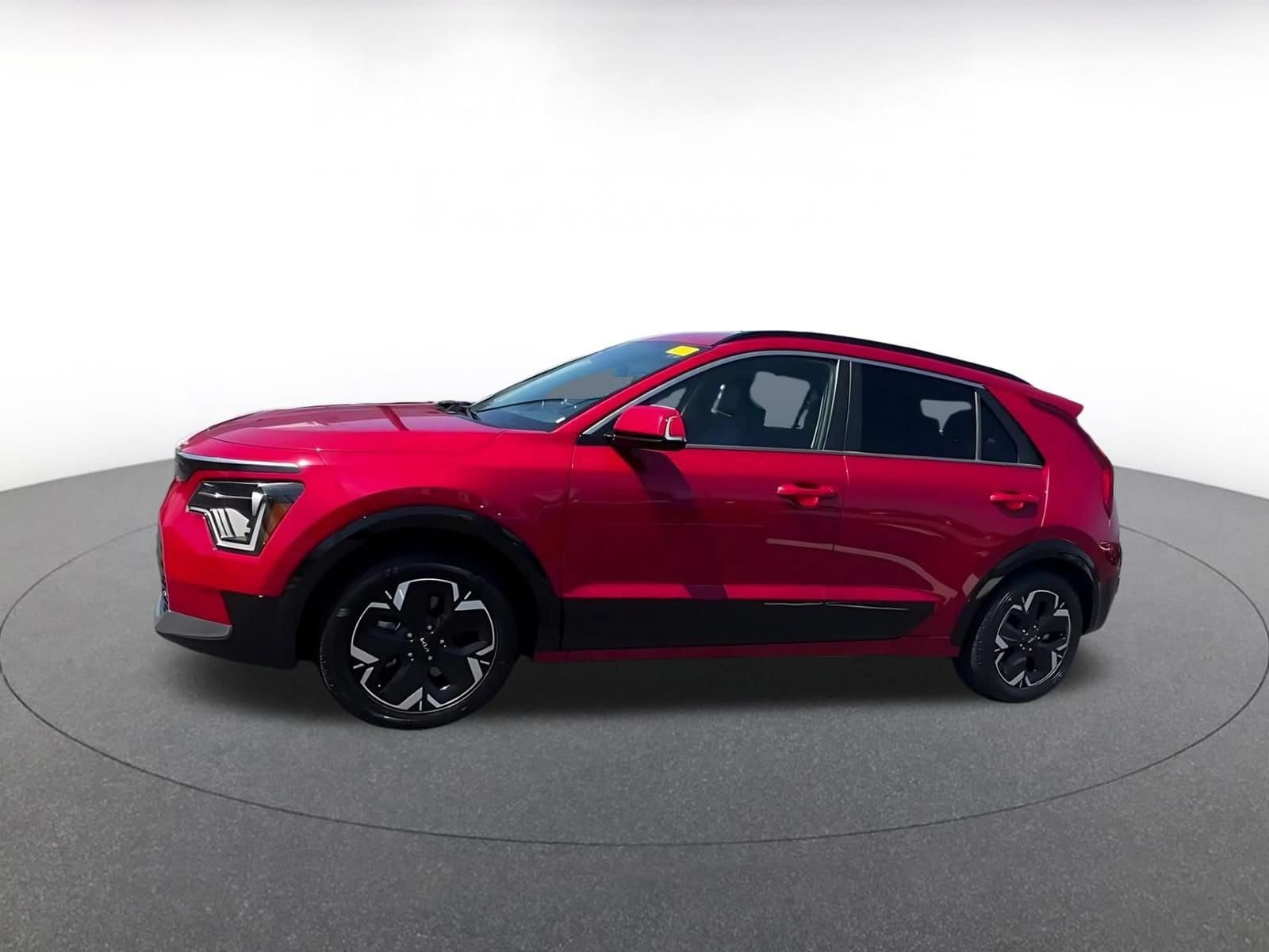 Thumbnail: 2023 Kia Niro - 7