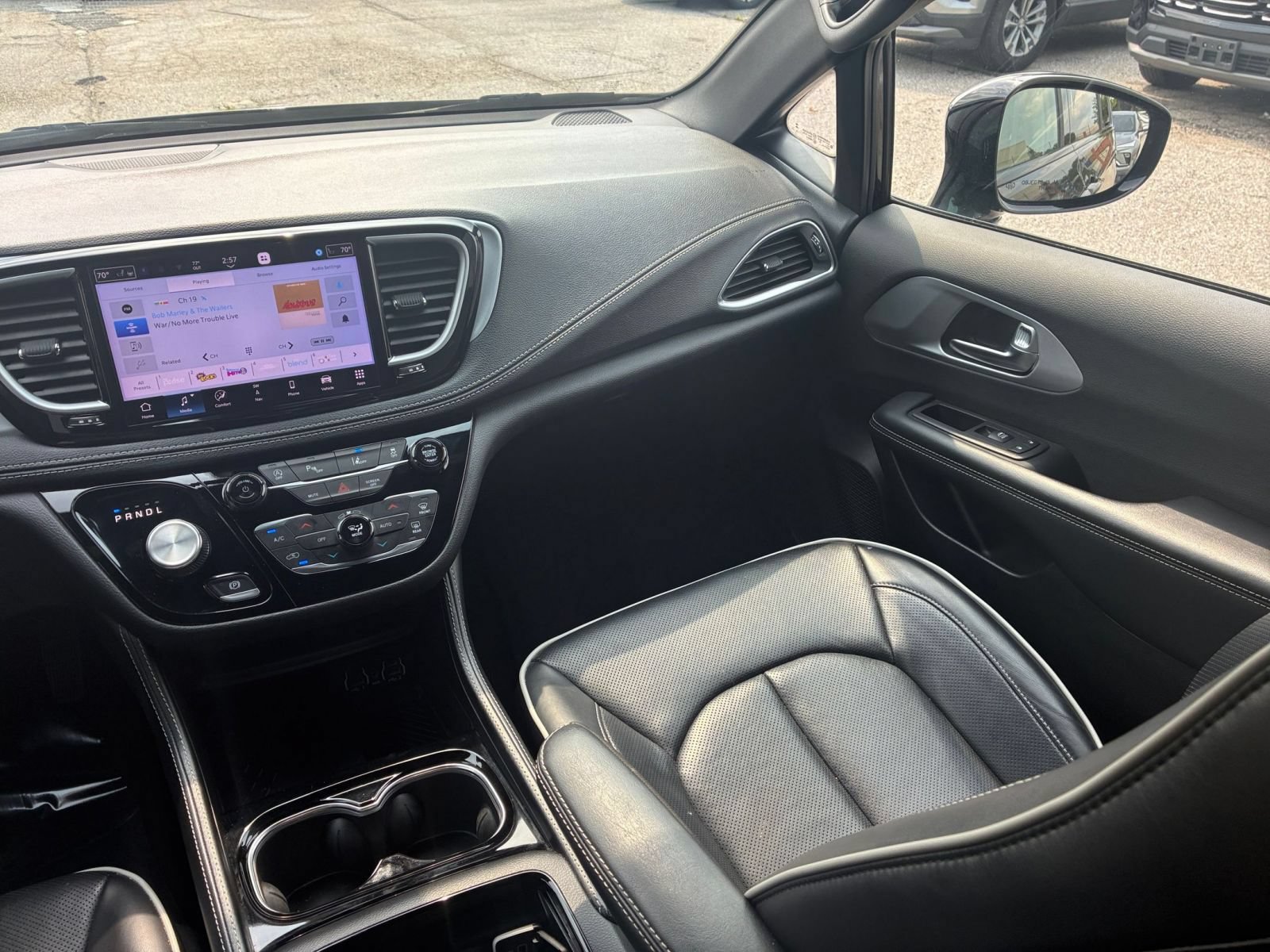 Thumbnail: 2025 Chrysler Pacifica - 30