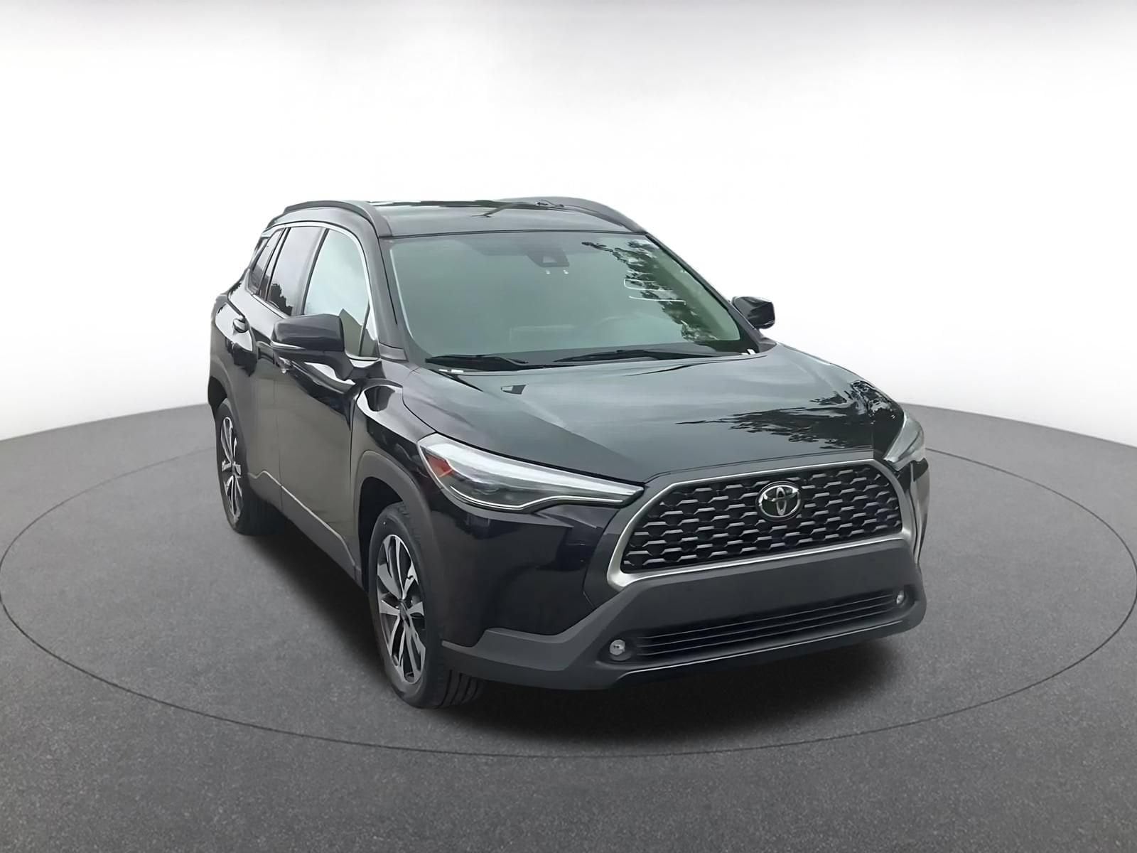 Thumbnail: 2022 Toyota Corolla Cross - 3