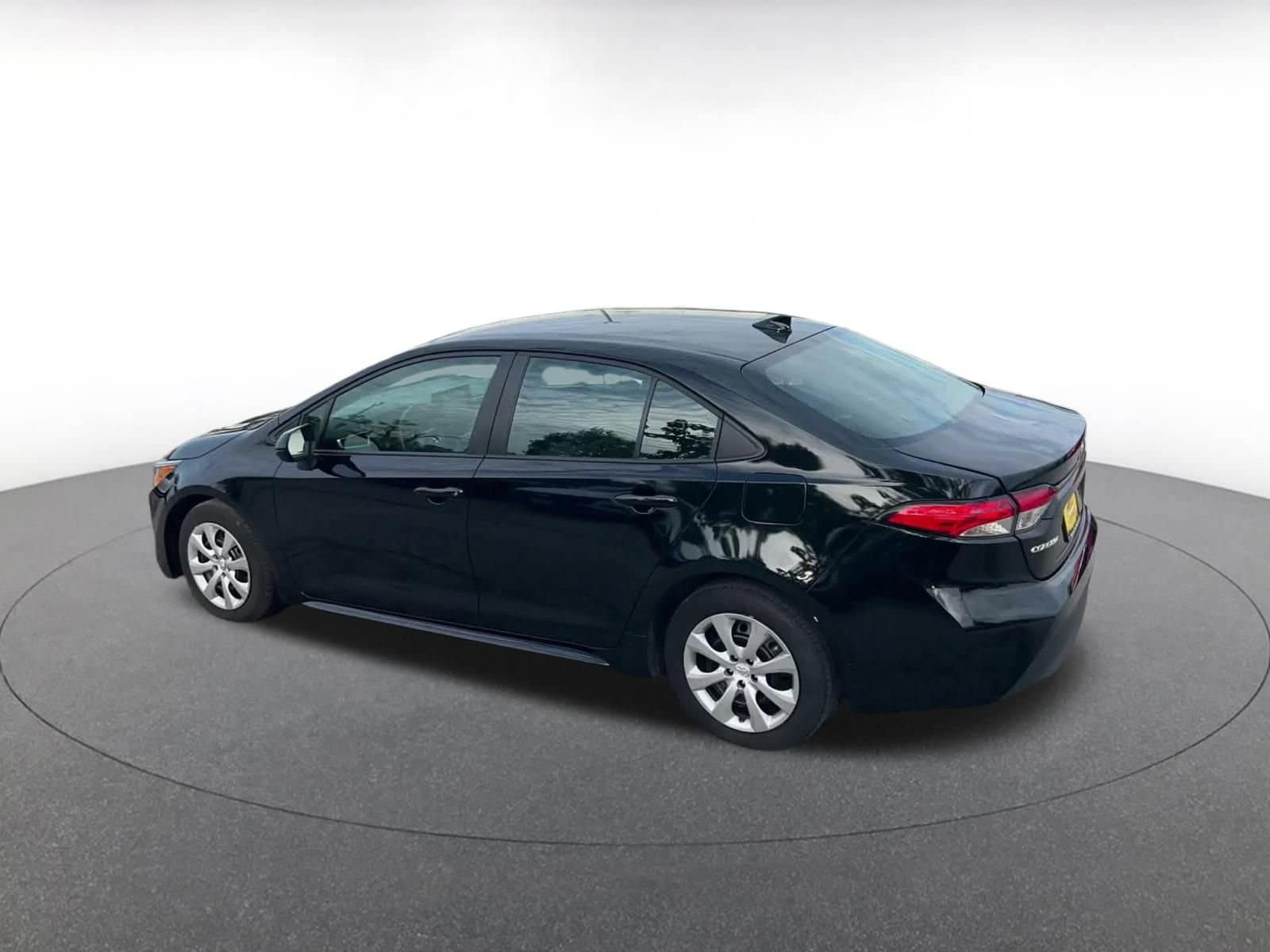 Thumbnail: 2025 Toyota Corolla - 9