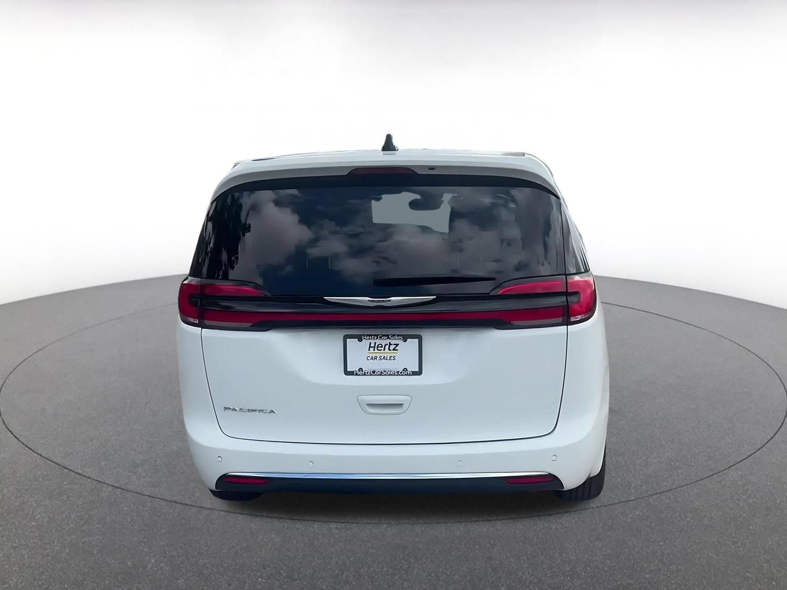 Thumbnail: 2025 Chrysler Pacifica - 12