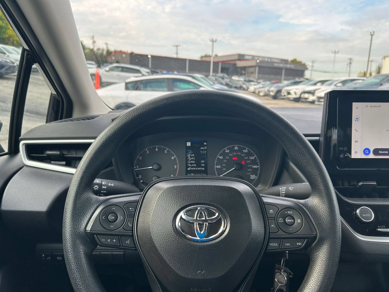 Thumbnail: 2025 Toyota Corolla - 28