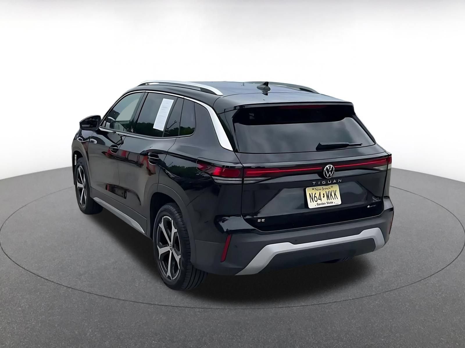 Thumbnail: 2026 Volkswagen Tiguan - 10
