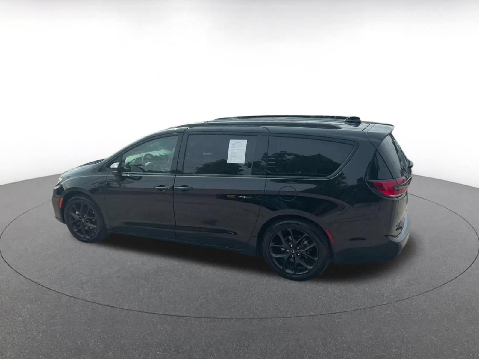Thumbnail: 2025 Chrysler Pacifica - 9