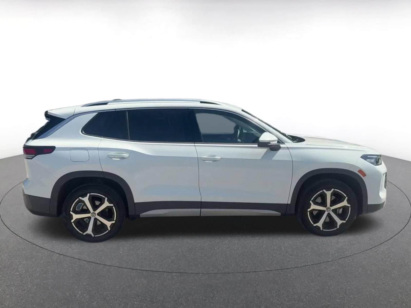 Thumbnail: 2026 Volkswagen Tiguan - 15
