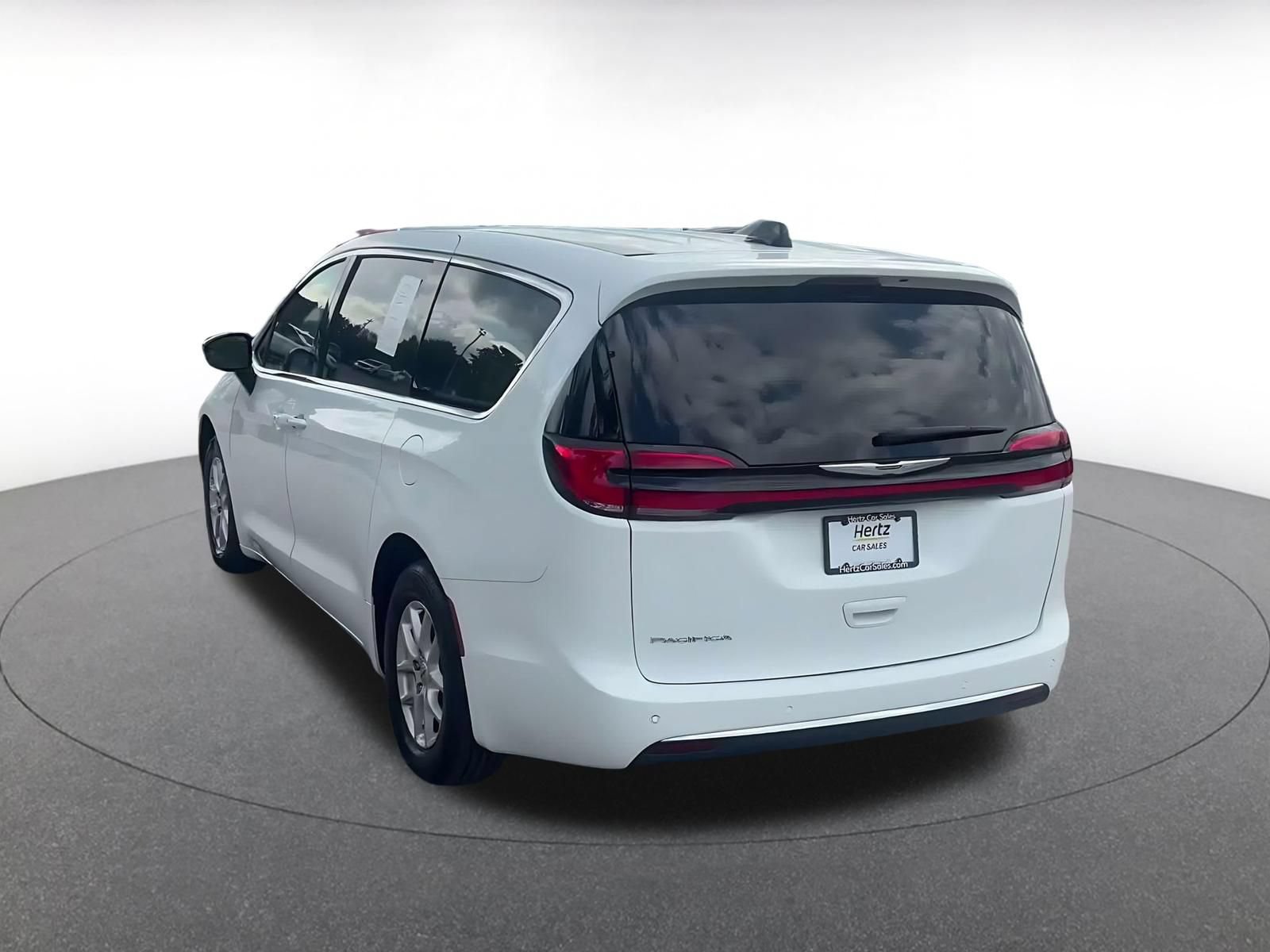 Thumbnail: 2025 Chrysler Pacifica - 10