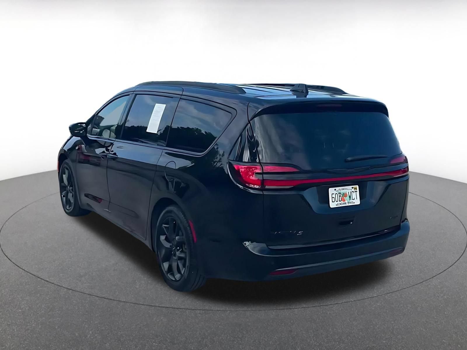 Thumbnail: 2025 Chrysler Pacifica - 10